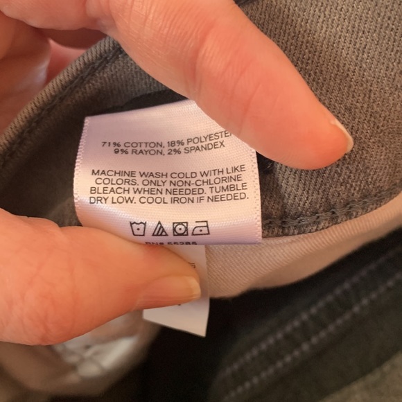 Express Supersoft Midrise Skinny Jean in Grey, 12 Long - Picture 7 of 8